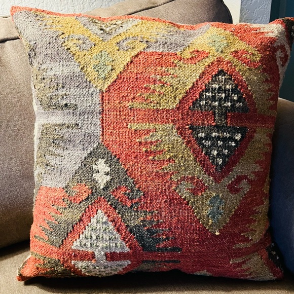 GRANDIN ROAD Killim Wool Beril
Pillow 18" X 18" Diamond Pattern boho western - Picture 2 of 4